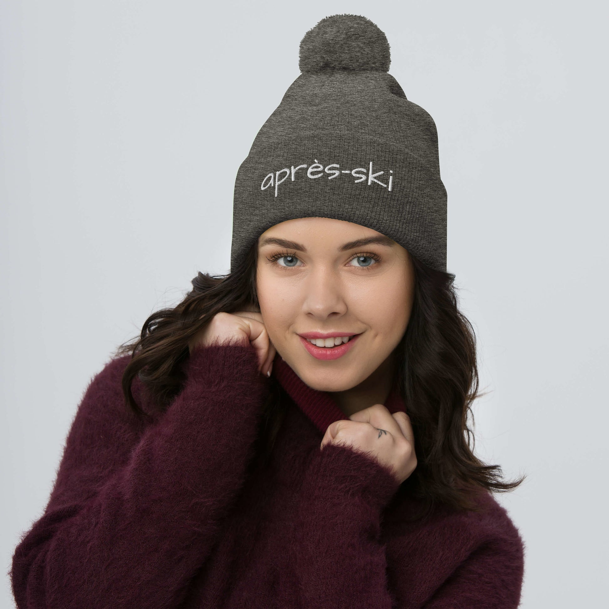 Comfortable après-ski hat for outdoor adventures